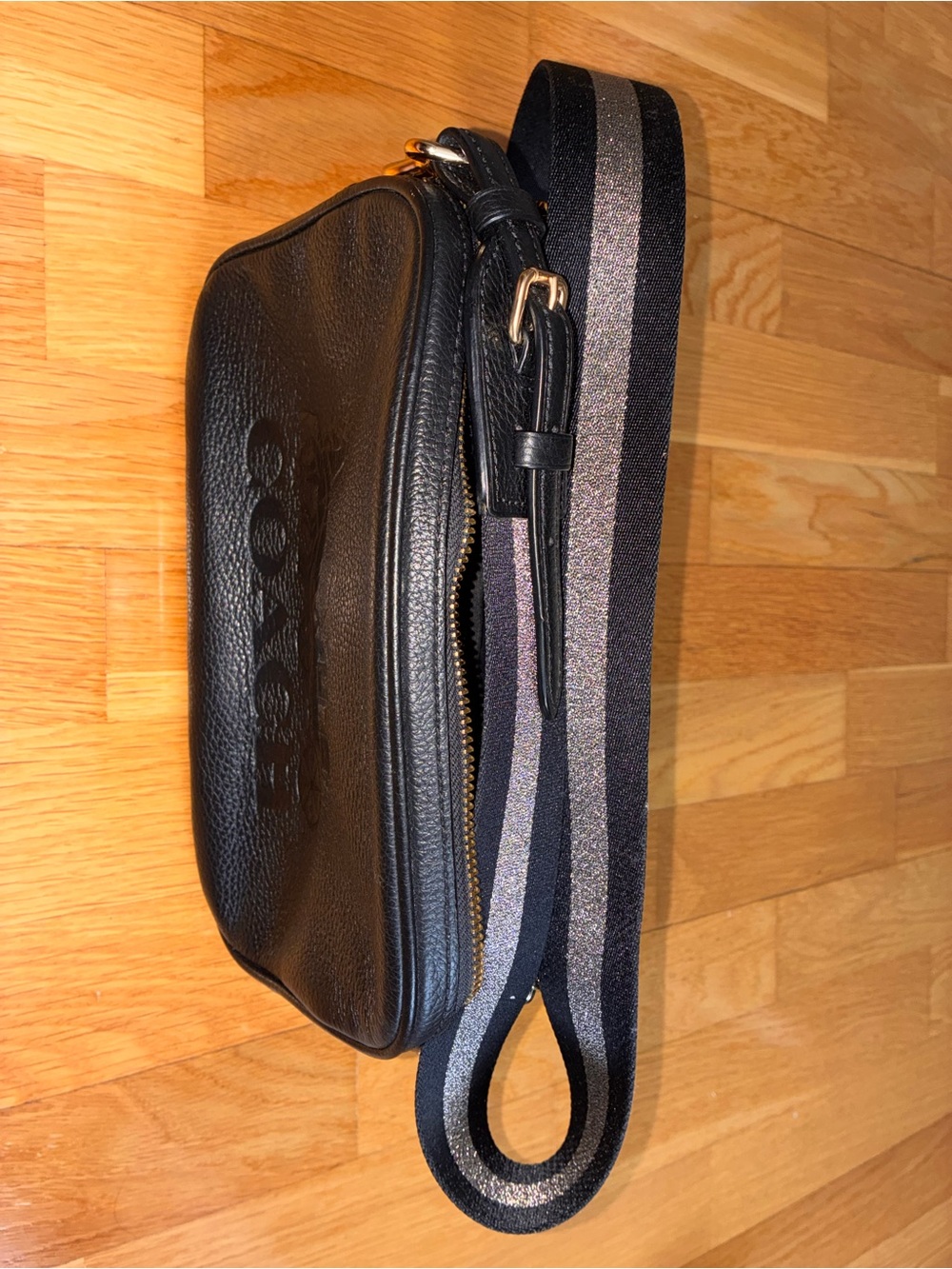 EUC- Coach F75818 Leather Crossbody- Black/Gold Strap - Picture 5 of 9